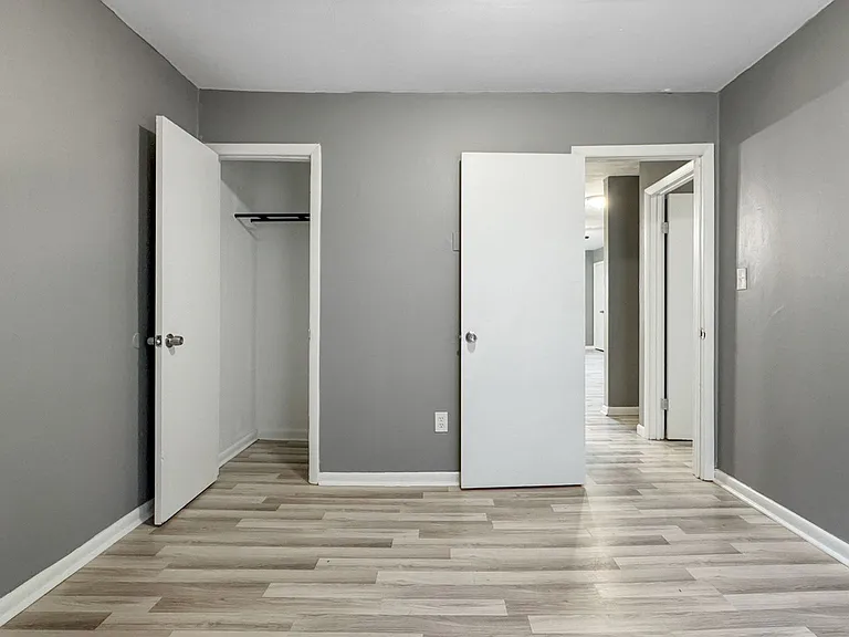 1100 Wilson Rd — Photo 13