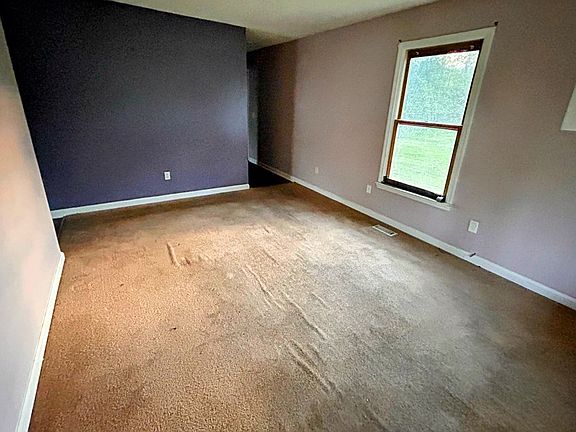 2nd image of 320 E Lake St
