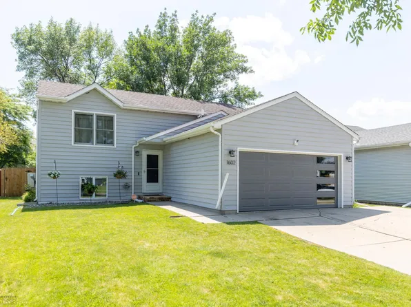 1602 28 1/2 Ave S, Fargo, ND 58103