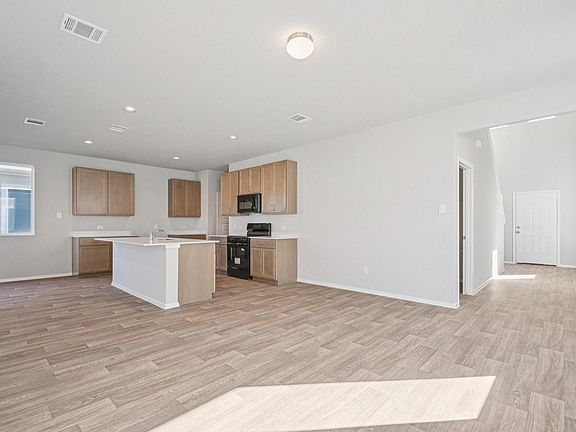 3rd image of 360 Hickory Hls