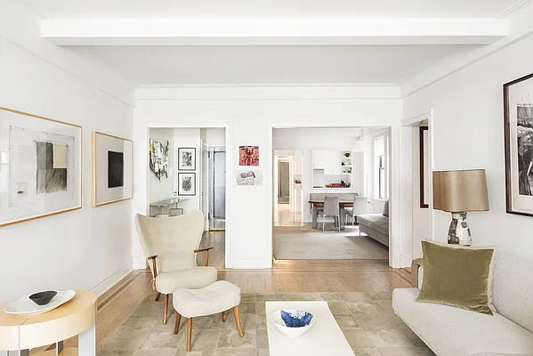 Sold by Warburg | media 17