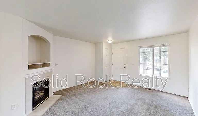 4950 Universal Hts — Photo 3