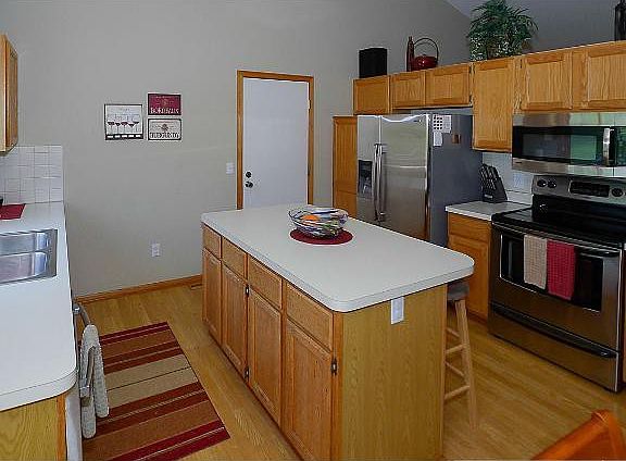 4th image of 1825 Bromley Dr