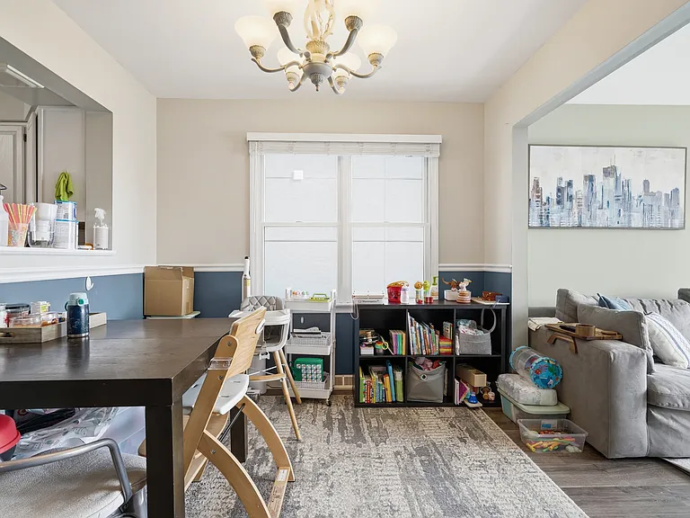131 Meridan St #1 — Photo 11