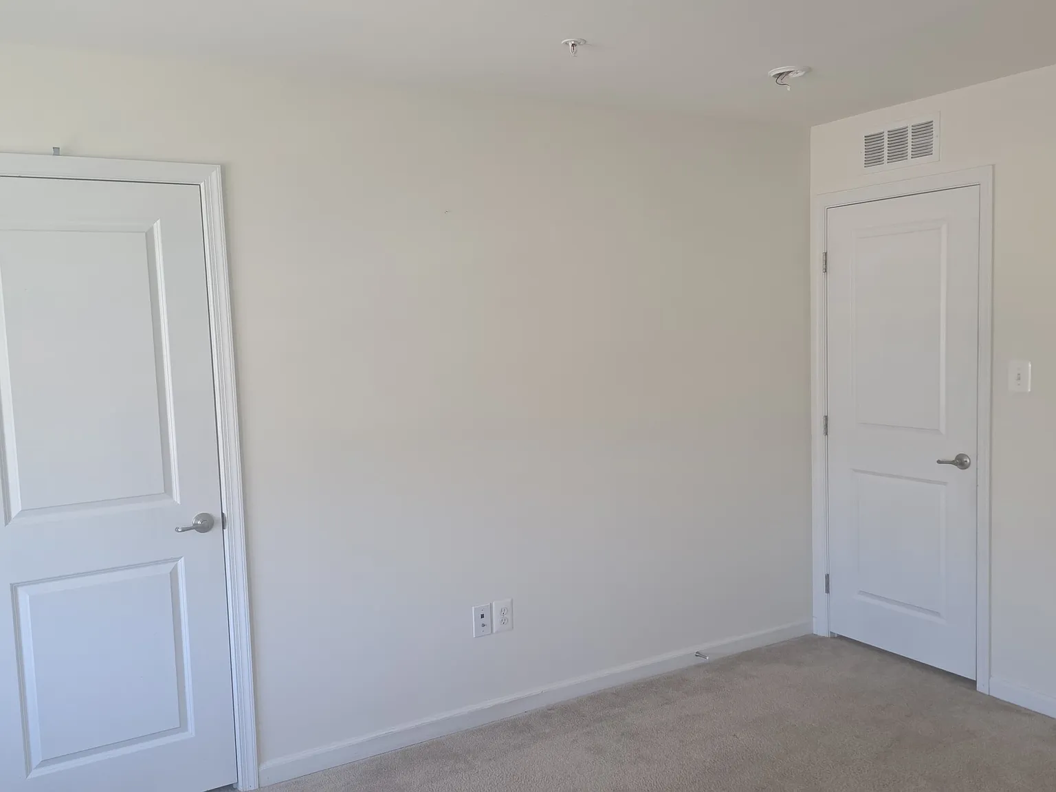 1 bed, 3321 sqft, $800 — Photo 3