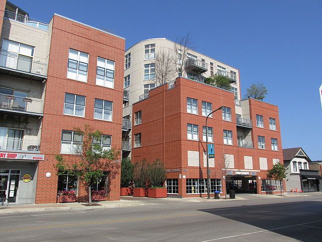 1st image of 1236 Chicago Ave APT 305