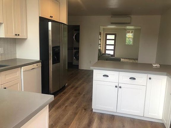 4th image of 1570 Park Ave