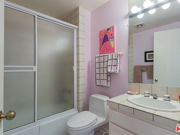 3rd image of 11808 Dorothy St APT 101