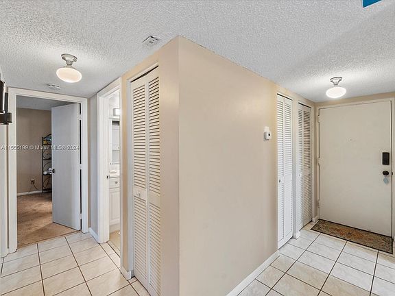 4th image of 4273 NW 89th Ave APT 201