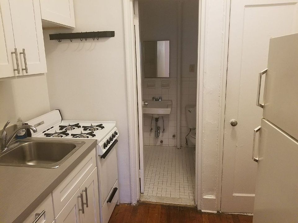 2nd image of 129 W 128th St APT 2C