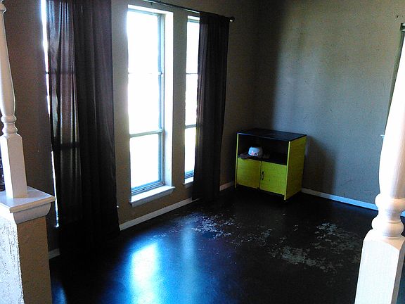 2nd image of 208 SW 65th St