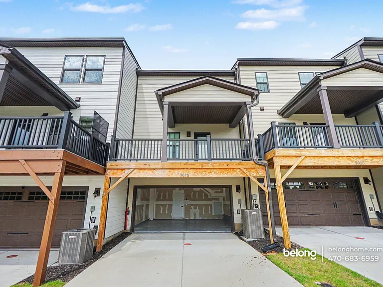 3020 Zuma St — Photo 6