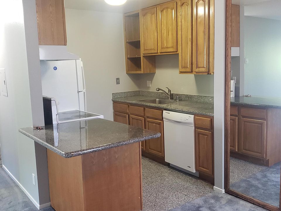 2nd image of 1126 Cherry Ave APT 48