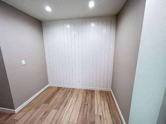 4th image of 4846 Elvira Pl N