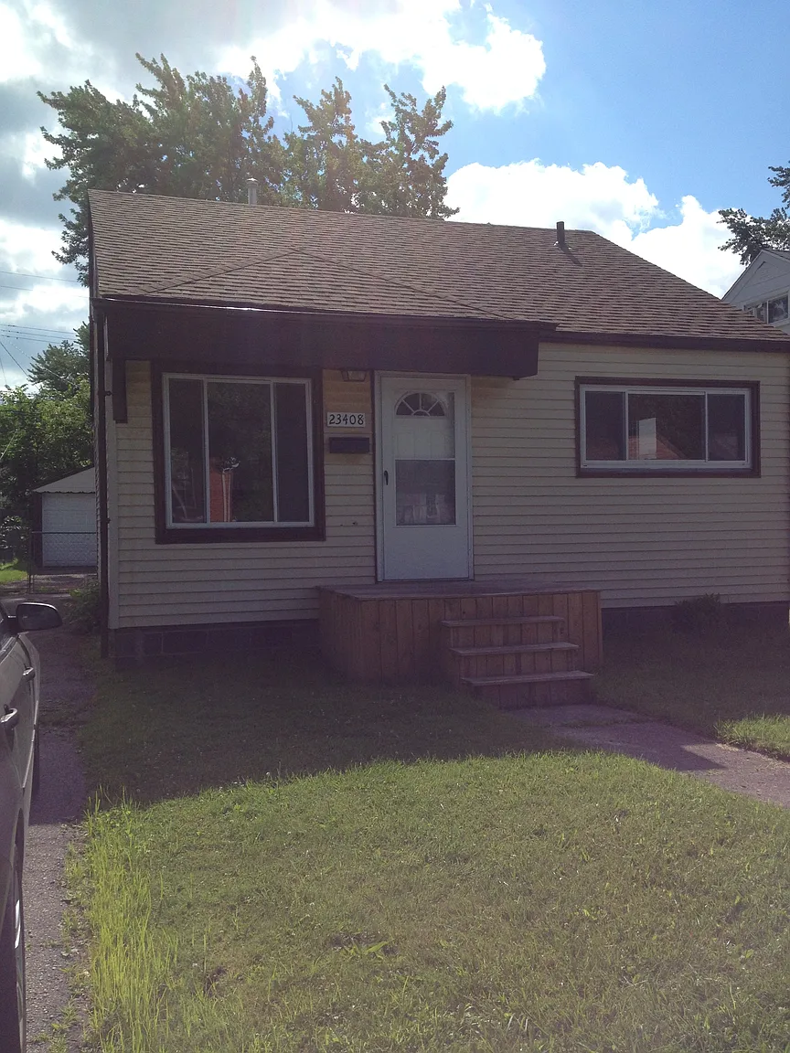 23408 Davey Ave photo 1