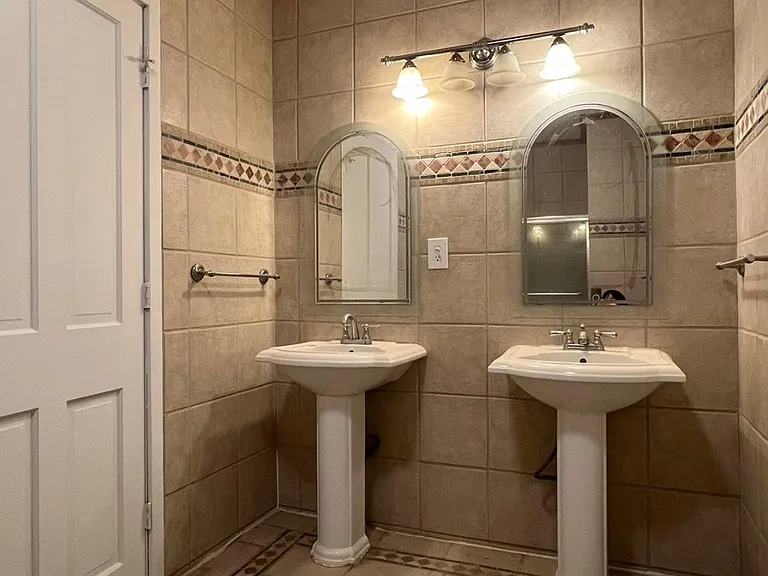 Full Bath Beside 1st Floor Hallway