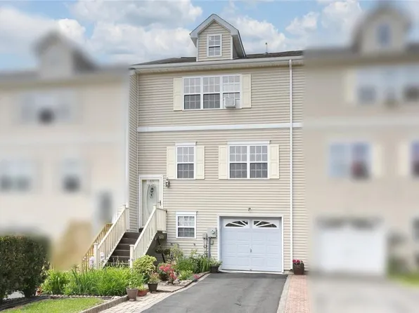 26 Peach Place, Middletown, NY 10940