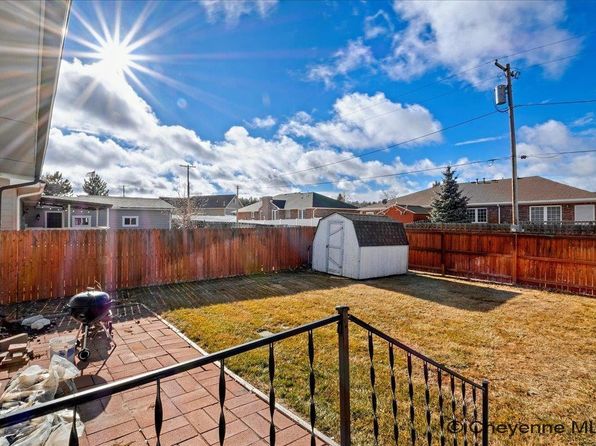 650 Simkins Ave, Pine Bluffs, WY 82082