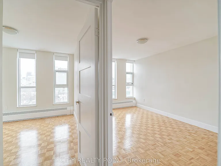 666 Spadina Ave #2411 — Photo 13