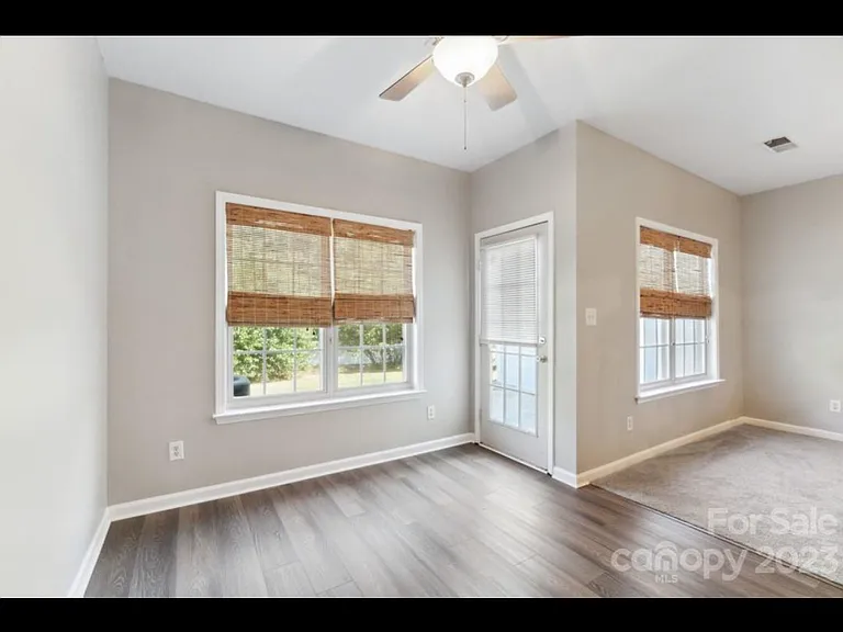 7811 Lennoxshire Ln — Photo 18