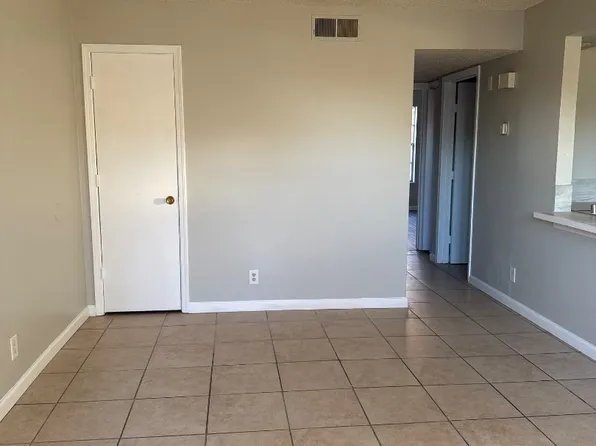 924 San Pedro Dr SE APT 4, Albuquerque, NM 87108