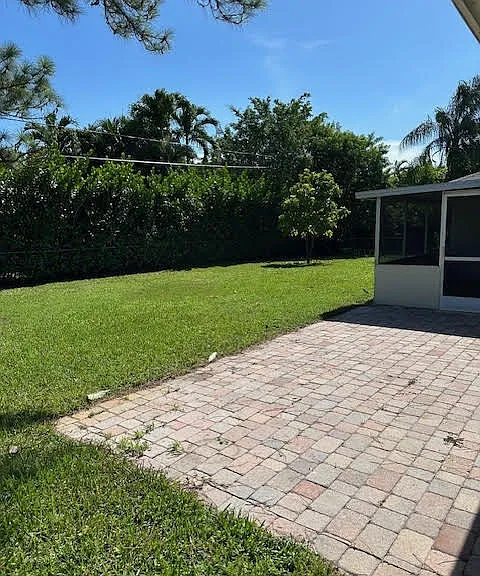 4570 Barrett St — Photo 13