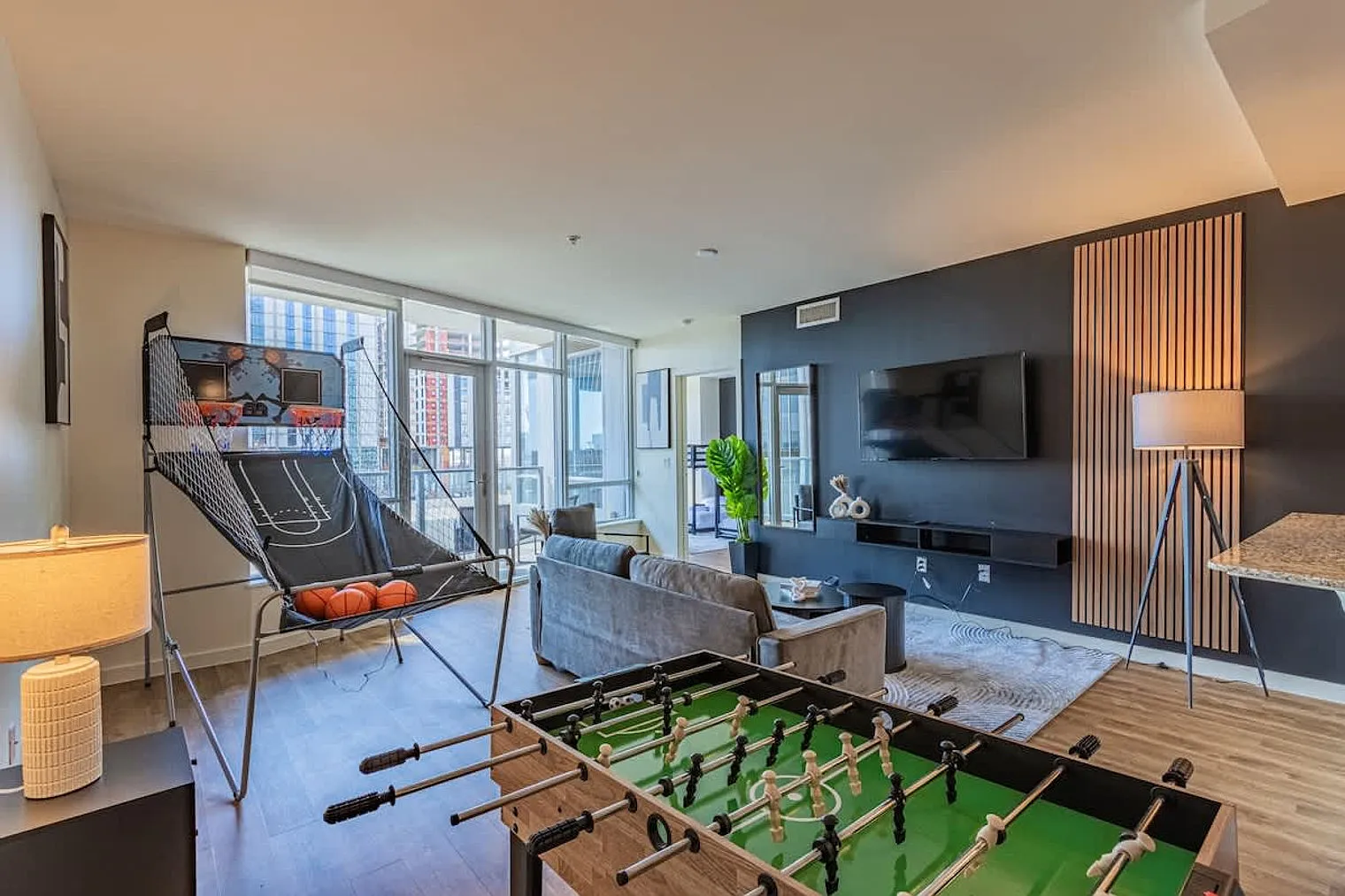 1 bed, 1.0 bath, 1130 sqft, $2,833 — Photo 3