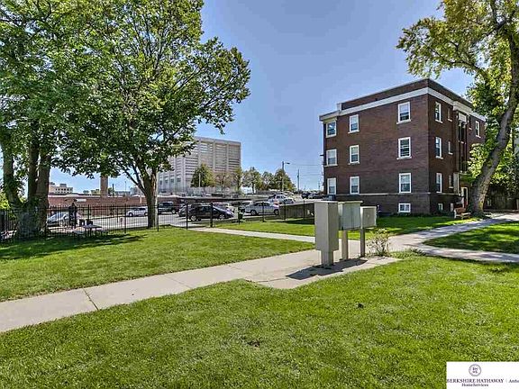 5th image of 2315 Harney St APT 103