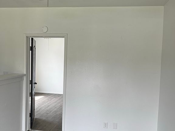 5th image of 522 W Alice Ave #1
