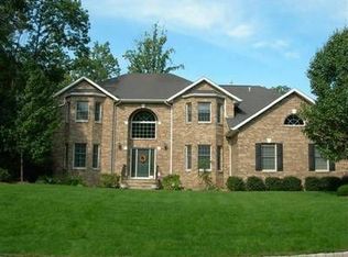 120 Fountain Dr, Ringwood, NJ 07456