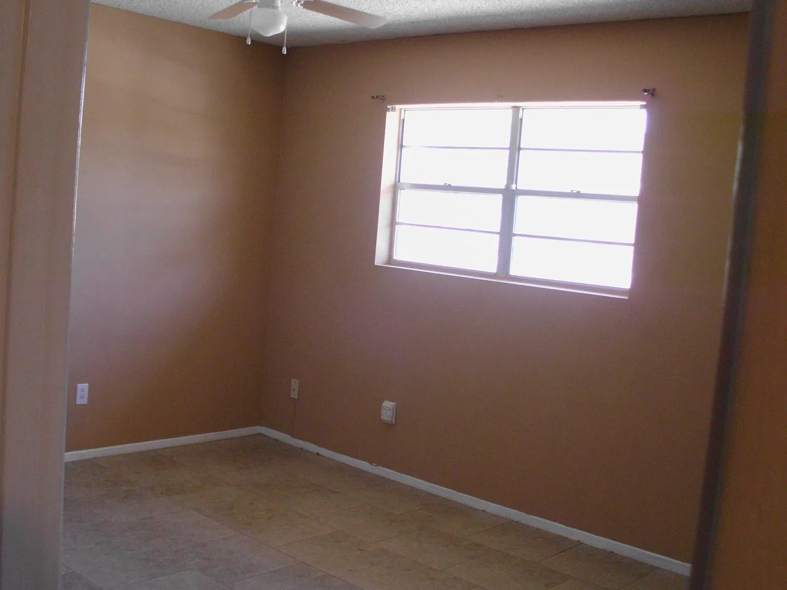 5 bed, 2300 sqft, $1,700 — Photo 4