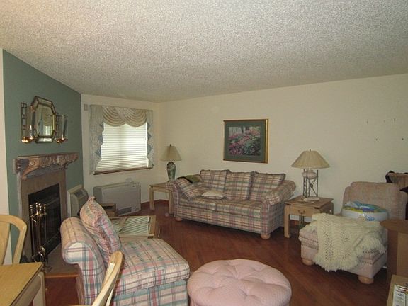 3rd image of 28 Edelweiss Dr