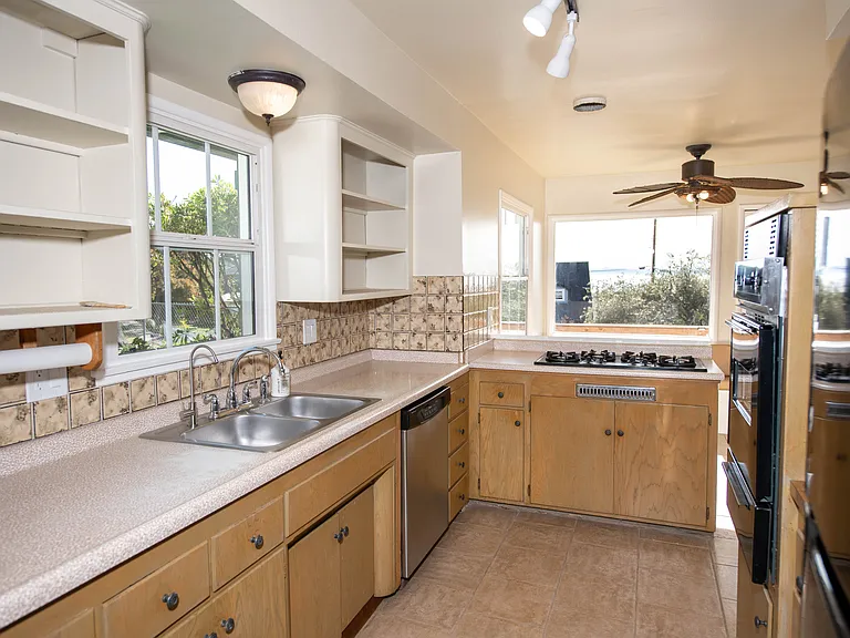 607 Aurora Ave — Photo 12