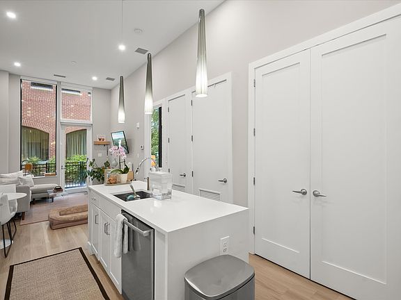 3rd image of 801 N Fairfax St #138