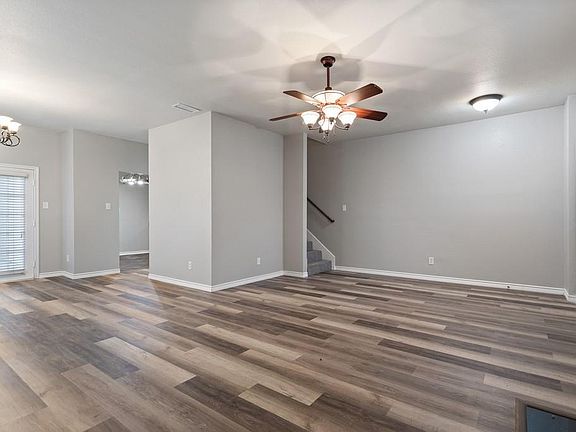 4th image of 3635 Clubview Dr #1