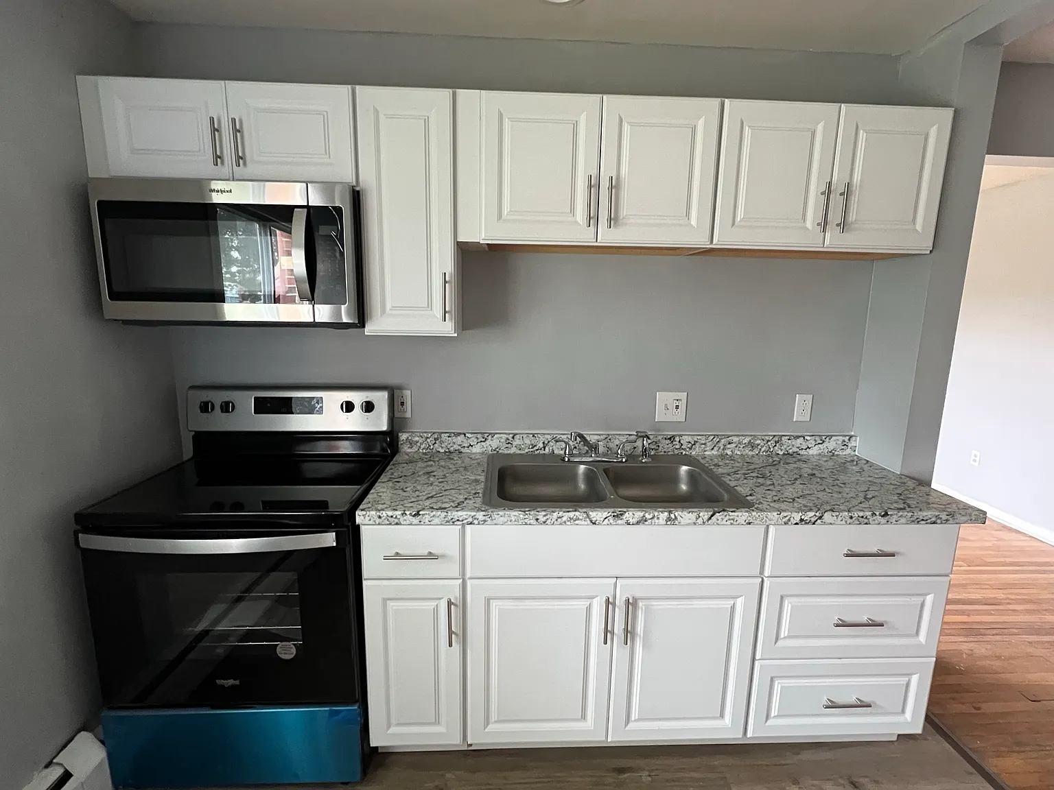 2 bed, 950 sqft, $1,150 — Photo 2