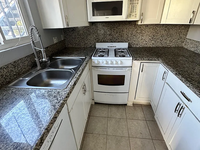 2621 C St #1 — Photo 3