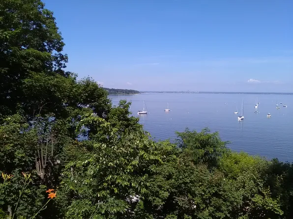 (undisclosed Address), Glen Head, NY 11545