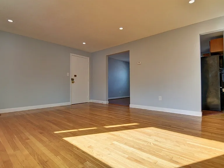 30 Trull St #3 — Photo 2