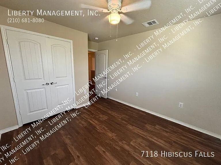 7118 Hibiscus Fls — Photo 24