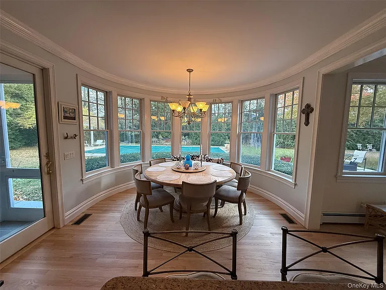 2465 Fairway Dr — Photo 6