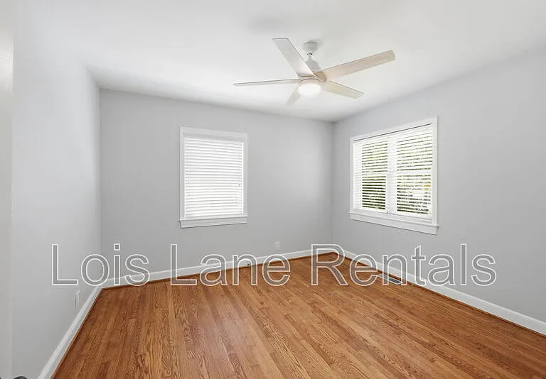 2043 Wappoo Dr — Photo 12