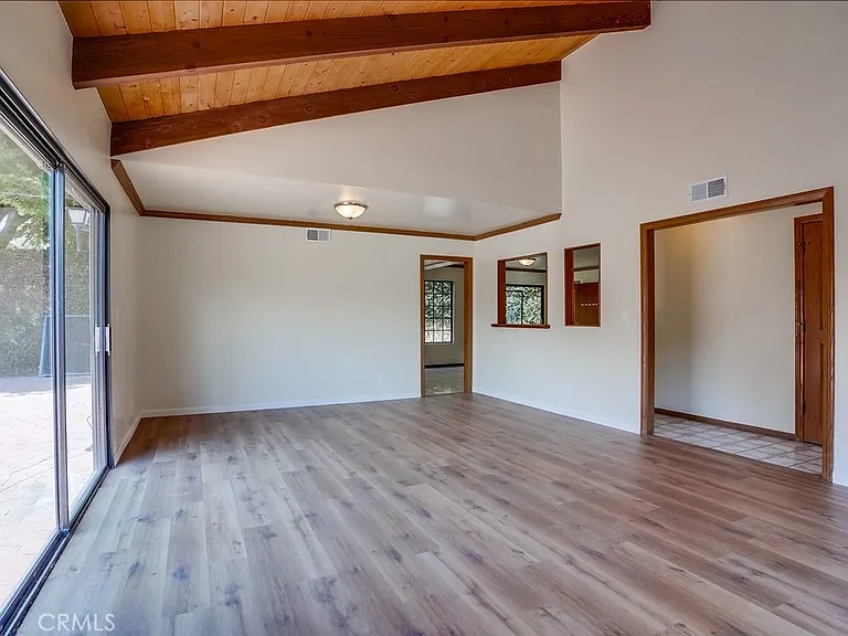 1307 Mackay Ln — Photo 12