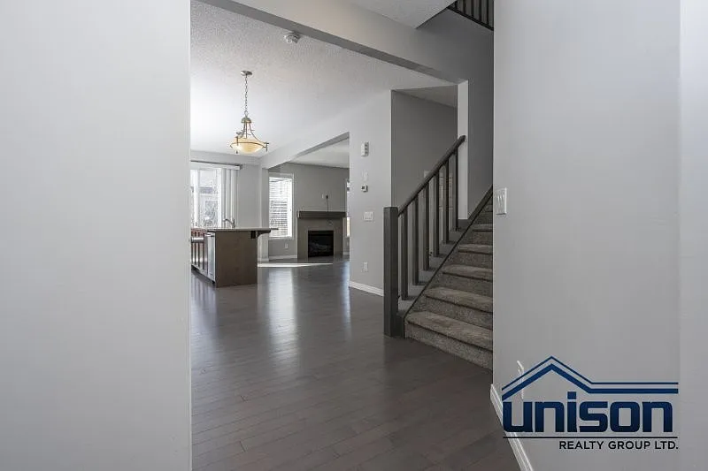 3 bed, 2.5 bath, 1700 sqft, $2,800 — Photo 4