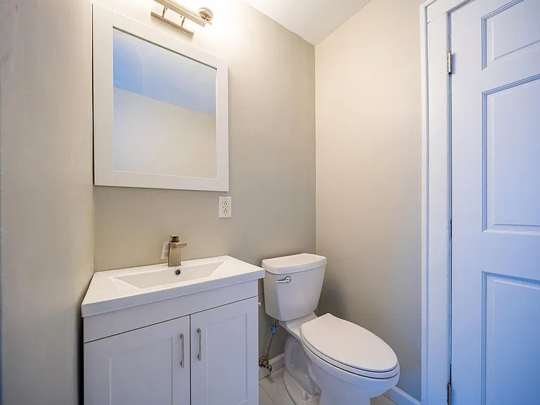75 E Markison Ave — Photo 21