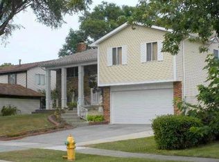 205 Huntingwood Rd, Matteson, IL 60443