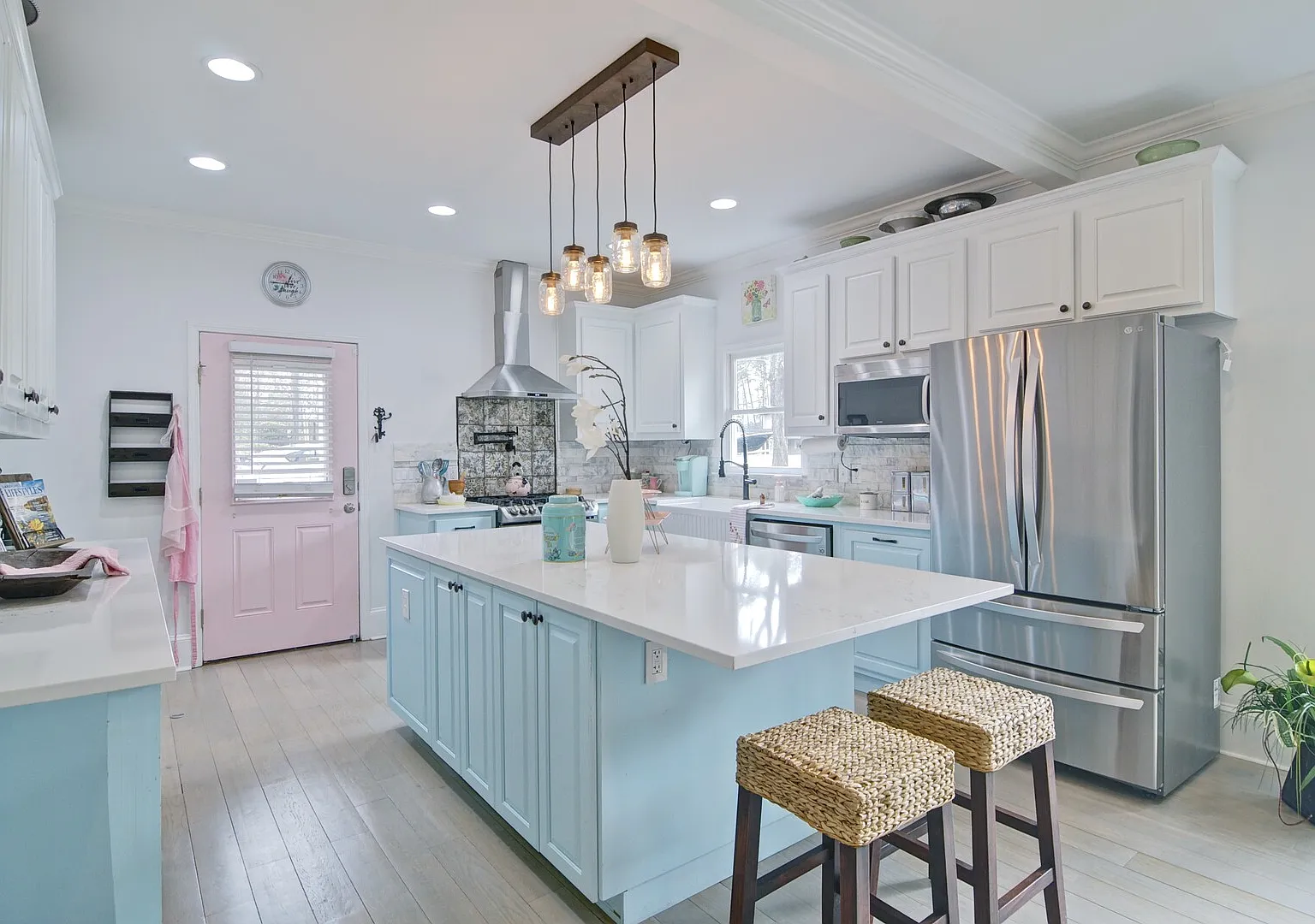 Make your 'Living the Lake Life' dream a reality on south Lake Lanier — Photo 3