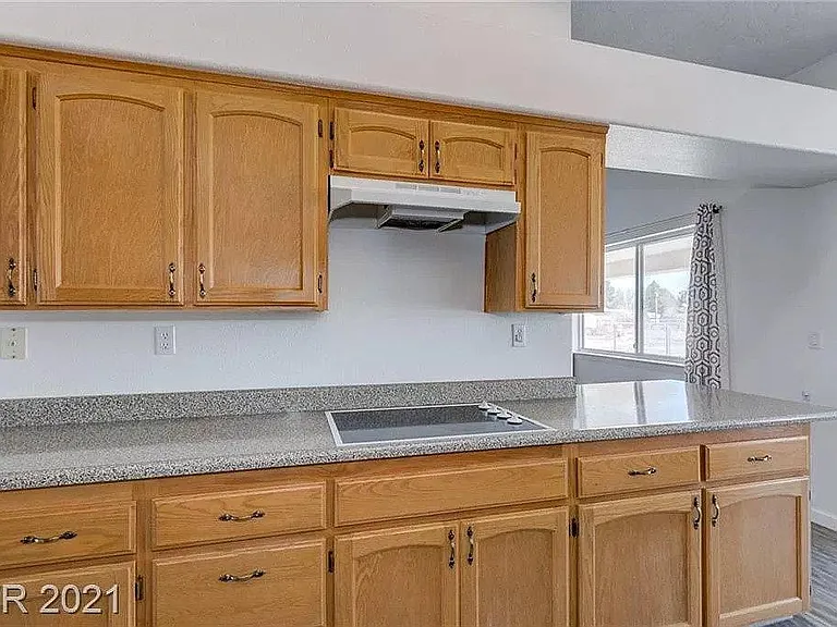 9721 Oakridge Ave — Photo 5