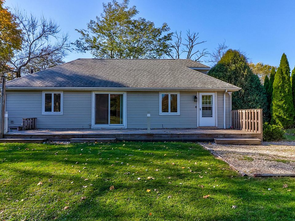 1st image of 279 E Shorewood Dr