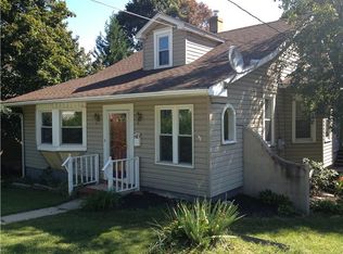 42 Hillside Rd, Newport, DE 19804